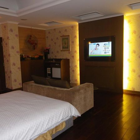 Sunflower Motel Hsinchu Exterior foto